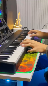 Đàn Piano Gấp Gọn 61 Phím Phoenix phù hợp cho mọi lứa tuổi