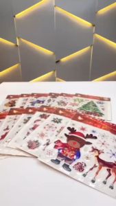 สติ๊กเกอร์ติดกระจก สูญญากาศติดกระจก รูปคริสมาสต่างๆ (แบบไม่มีกาวติดง่าย) แต่งร้านกาแฟ christmas เทศกาล snowflake ปีใหม่12 ชิ้น
