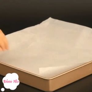 GIẤY NẾN GIẤY NƯỚNG BÁNH Tuyền Hưng Phú cuộn 5m x 30cm. Giấy được tráng bằng một lớp silicon chống Dính sử dụng với lò nướng và lò vi sóng