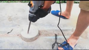 Máy Khoan Đục Betong DEWATL 25328K - Công Suất 1350W - Tặng Kèm 2 Mũi Đục - Bảo Hành 6 Tháng