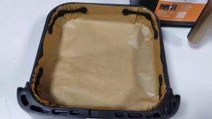 4PCS Air Fryer Magnet Silicone Buckle for Holding Down Air Fryer Parchment Paper Liners Prevent The Paper Gasket From Burning