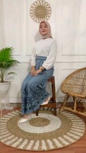 SARUNG GOYOR WANITA PEREMPUAN SARUNG AQIL SANTRIWATI WARNA SOFT SARUNG BATIK MODERN BAHAN RAYON TEBAL TIDAK NERAWANG