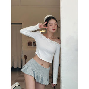 เสื้อยืดแขนยาวทรงเข้ารูปสำหรับผู้หญิงในช่วงต้นฤดูใบไม้ร่วง ทรงเข้ารูป ทรงเข้ารูป แขนยาว ไหล่เดียว ลายดอกไม้ เสื้อชั้นในแฟชั่น