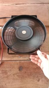 พัดลม 12v 10นิ้ว 7ใบ เป่า โครงเหล็ก พัดลมหม้อน้ำ พัดลมระบายความร้อน ดูดควัน ต่อตรงแผงโซล่าเซลล์ 50-200W 18V