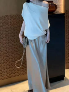 YUEZHONGWEI | เสื้อยืดแขนสั้นผ้าไหมน้ำแข็งถักสไตล์ฝรั่งเศส ทรงหลวม ทรงสลิมฟิต คอวี แขนกุด สำหรับผู้หญิงในช่วงฤดูร้อน