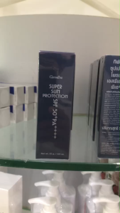 Giffarine โลชั่นกันแดดเนื้อบางเบา ซึมซาบเร็วปกป้องผิวจากรังสียูวีในแสงแดดทั้ง UVA และ UVB ด้วยค่า SPF 99 กิฟฟารีน ซุปเปอร์ซัน โพรเทคชั่น SPF50+ PA+++