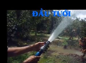 Đầu tưới chất liệu hợp kim nhôm điều chỉnh tia nước lắp ống mền phi 35