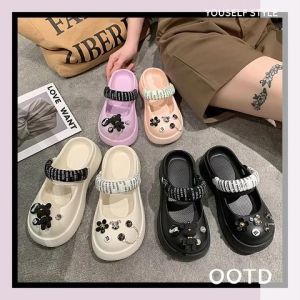 TKGirl พร้อมส่ง รองเท้าแตะแบบสวมแฟชั่น พื้นนิ่มสวมสบาย สีสวยสดใส น้ำหนักเบา ทรงเรียวน่ารัก ฟรีตัวติดการ์ตูนสุดเก๋ ราคาดีราคาโดน พิกัดในตะกร้าจ้าาา