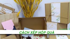 Hộp quà tặng kỷ niệm ngày Nhà giáo Việt Nam 20/11 (12) giấy kraft kèm thiệp ghi lời chúc giấy rơm lót hộp quà tặng 20/11 ý nghĩa cho cô giáo thầy giáo.