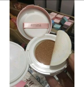 cushion emina bare with me