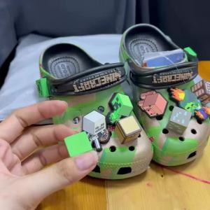 รองเท้า Cross เด็กแบบสวมสำหรับเด็กผู้หญิงและ ผู้ชายลายใหม่ล่าสุดงานสวยมาก สวมใส่สบาย รับรอง สินค้าสวยตรงปกตามรูปค่ะ