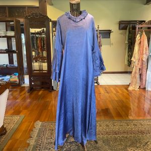 Lisa Dress by Dian Pelangi LIMITED EDITION Busana Muslim Maxi Gamis Abaya Kaftan Gaun Outfit Pesta Pernikahan Kondangan Lebaran Wanita Cantik Anggun Modis Modern Simple Elegan Mewah Casual Formal Model Korea Terbaru Motif Batik Cap Hand Made Kekinian