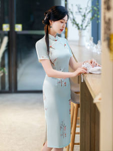 ชุดกี่เพ้าจีนย้อนยุคสไตล์ใหม่ ผ้าซาตินลายดอกไม้ แขนสั้น กระโปรงทรงเอ สำหรับสาวๆ วัยรุ่น ชุดราตรี ชุดราตรียาว