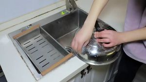 Sabut Kawat Cuci Piring Stainless Serbaguna Spon Gosok Panci Pembersih Kerak Panci Wajan Teko