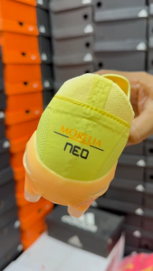 สตั๊ดฟุตบอลสีเหลืองรองเท้าฟุตบอล