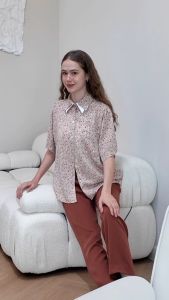 Pimnatta Dina Shirt เสื้อดอกไม้ ดีไซน์หวาน เรียบหรู ผ้าพริ้วเบาสบาย ใส่แล้วโดดเด่น ถ่ายรูปสวย