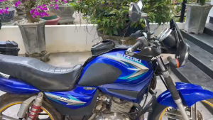 Áo da bao bình xăng xe Suzuki màu đen