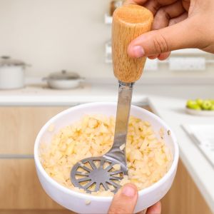 2PCS Portable Potato Masher Stainless Steel Garlic Mincer with Wooden Handle Multifunctional Banana Masher Fruit Masher Kitchen Accessories