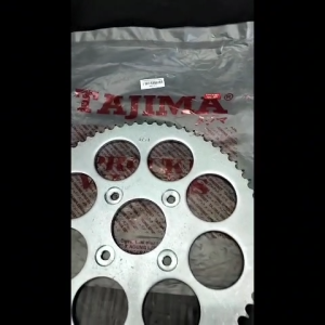 GEAR GIR GIGI TARIK BELAKANG 428-65T 70T SUPRA X 125 FIT NEW REVO ABSOLUTE KARISMA BLADE SATRIA FU 2013 (KEATAS) KARBU KUALITAS SUPER