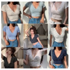 Kiddy Crew สื้อยืดแขนสั้นหญิงคอวีฤดูร้อนใหม่ เสื้อยืดคอวีสีพื้นสไตล์เกาหลี เสื้อวินเทจลายดอกไม้ลายลูกไม้ราคาส่งราคาถูก