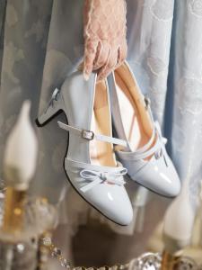 Elegant Pointed Toe High Heels with Butterfly Knot Design Youth Fashion Single Shoes PU Material Cross Buckle Closure Daily Wear