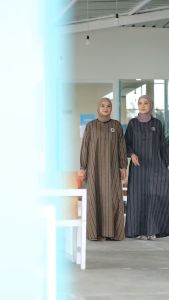 Tulus Signature Malini Dress LD 110 Gamis Wanita Muslim Bahan Linen Look Motif Garis Pesta Lebaran Terbaru Kekinian