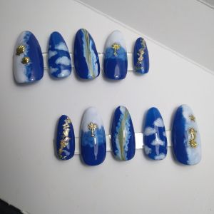 kuku palsu fake nails press on nails art tunangan menikah biru laut sky cantik estetik