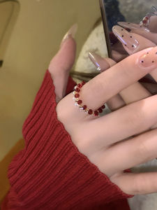 Exquisite Pearl Ring Elegant Luxury Vintage Beaded Jewelry Fingertip Ring for Women out New Fashion Accessory