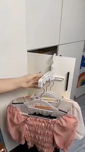 ไม้แขวนเสื้อ 5 รู ราวตากผ้า แบบพับได้ ปรับได้ พกพาสะดวก