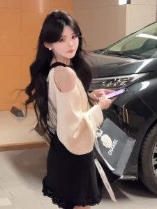 เสื้อเชิ้ตเปิดไหล่เรียบหรูแบบเซเลบริตี้สไตล์ฝรั่งเศสสำหรับผู้หญิงเสื้อชีฟองแขนยาวกันแดดแฟชั่นใส่คู่กับคนตัวเล็กแบบใหม่ฤดูใบไม้ผลิและฤดูร้อน