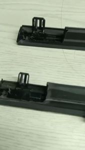 Pelipit Kaca Pintu Luar Mobil Mazda 3