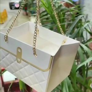 Flower Bags for Bouquets Small Flower Boxes for Arrangements with Metal Chain Cute Purse Paper Gift Box Floral Packing Tote Bags