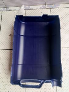 Tempat pakan ternak bahan plastik kuat