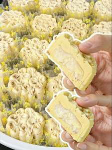 SHIXIAOLA | Handmade Traditional Chinese Snack Rice Wine Green Bean Cake