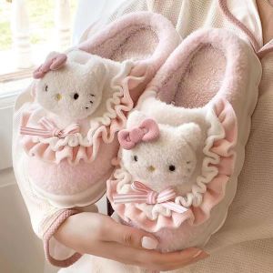 Dép HelloKitty Bằng Vải Cotton Có Gót Mùa Thu Đông 2025 Mới Dễ Thương Đệm Lông Cừu Đế PVC Dép Cotton Cho Nữ Sử Dụng Tại Nhà