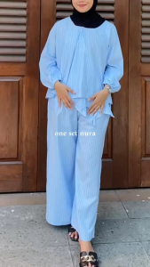 Nura One Set Salur Motif Garis