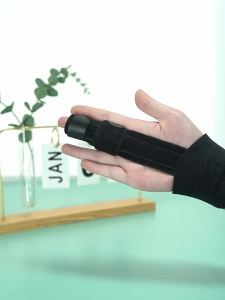 1PCS Adjustable Trigger Finger Splint /Comfortable Finger Splints for Broken Fingers /Adjustable Aluminium Finger Straighter for Bent Mallet Fits All Fingers