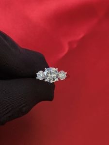 Cincin Diamcity Free Gra Certificate: Pilihan Cincin Moissanite 2 Karat yang Disesuaikan