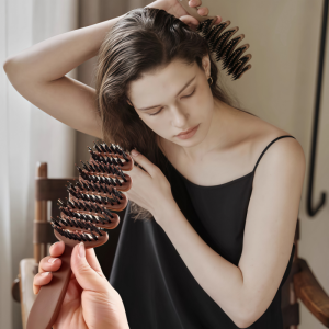 Lược Chải Tóc Bằng Lông Lợn Rừng Tự Nhiên Dành Cho Nữ Chống Tĩnh Điện Massage Làm Dày Tạo Kiểu Xoăn Và Bồng Bềnh Cán Nhựa ABS Màu Nâu Lược Hai Chức Năng