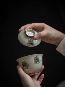 Cloud Ascension Ceramic Tea Set Fortune Tiger Cover Bowl Cartoon Design Ancient Style Tea Brewing Bowl for Gongfu Tea