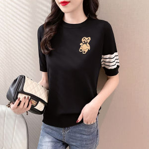 LUCKIN STORE Áo Cho Nữ Áo Phông Ngọt Ngào Hình Gấu Nhỏ Hoạt Hình Mùa Hè Lụa Băng Mới Áo Đan Tương Phản 2025 Phong Cách Đại Học Cho Nữ