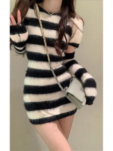 ลายถักสั้น เดรส ผู้หญิง ชั้นฐาน เซ็กซี่ ชุดชั้นในสวมด้านใน สูง เอว คอกลม กระโปรงทรงเอ สไตล์เกาหลี เดินทาง