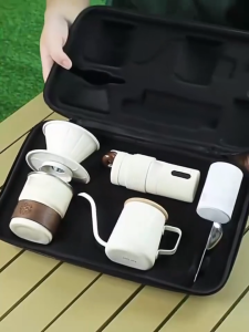 【HaoWoo Select】ชุดเครื่องชงกาแฟแบบดริป 6 ชิ้น อุปกรณ์ชงกาแฟสำหรับตั้งแคมป์กลางแจ้ง เครื่องบดมือพกพา