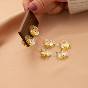 Gold Flower Long Slimming Fashion Niche Ear Cuffs No Piercing Required Vintage Elegant Atmosphere Mosquito Coil Tray Ear Jewelry