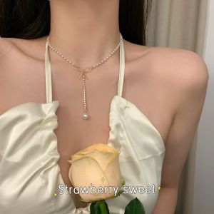 French Pearl Butterfly Knot Necklace Elegant Atmosphere Clavicle Chain Lightweight Luxury Design Womens Fashion Jewelry