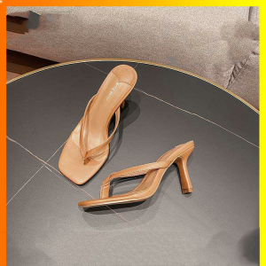 ส้นแบนยาง Sole Clogs สําหรับผู้หญิงทํางานสบายเสื้อผ้า Fine เข็มขัดผสมฤดูร้อน 2024 สินค้าใหม่