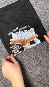 KAOS DISTRO BAJU KATA KATA VIRAL PENJUAL ES TEH / KAOS KATA KATA PRIA TIDAK BERCERITA HANYA TERUS BEKERJA DEMI KELUARGA / KAOS KATA KATA BIJAK / KAOS KATA KATA KEREN