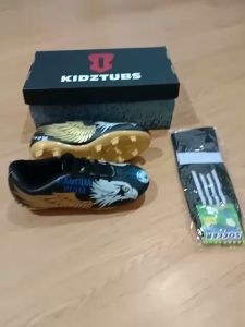 KIDZTUBS Sepatu Bola Anak Paket Komplit Sepatu Bola Tas Skin Deker Kaos Kaki Usia 6-10 Tahun Size 28 29 30 31 32 33 34 35 36 37 KDZ1854122024