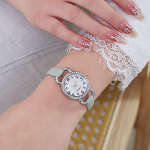 Luxury Fashion Womens Diamond Quartz Watch White Strap Sparkle Rhinestone Round Dial Ladies Wristwatch Daily Wear Nice Gift