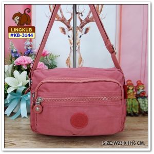 #Lingkub3144#กระเป๋าสะพาย#กระเป๋าผู้หญิง#lingkubของแท้ ขนาด9.5นิ้ว มี5ช่องซิป สายปรับความยาวได้